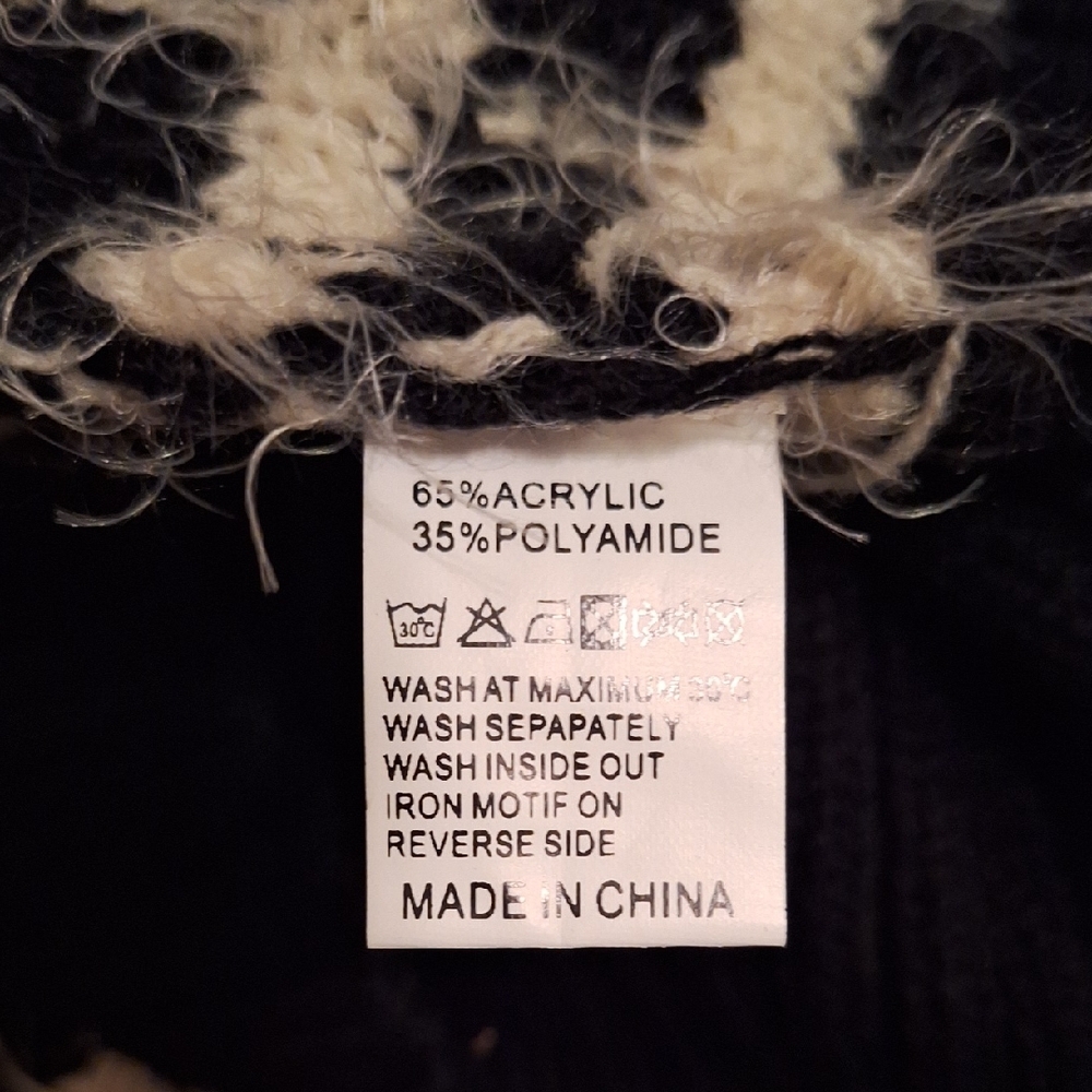 Katsumi Geometric Black & White Crew Neck Sweater. NWOT Size M/L - Picture 8 of 9
